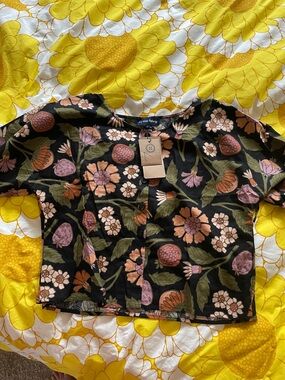 BNWT Princess Highway Floral Top with Ties at Elbow